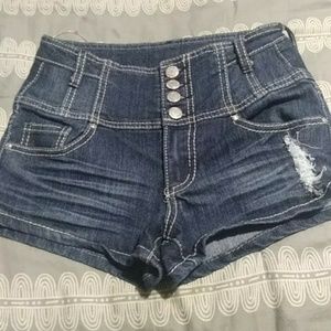 Almost Famous Short-Shorts